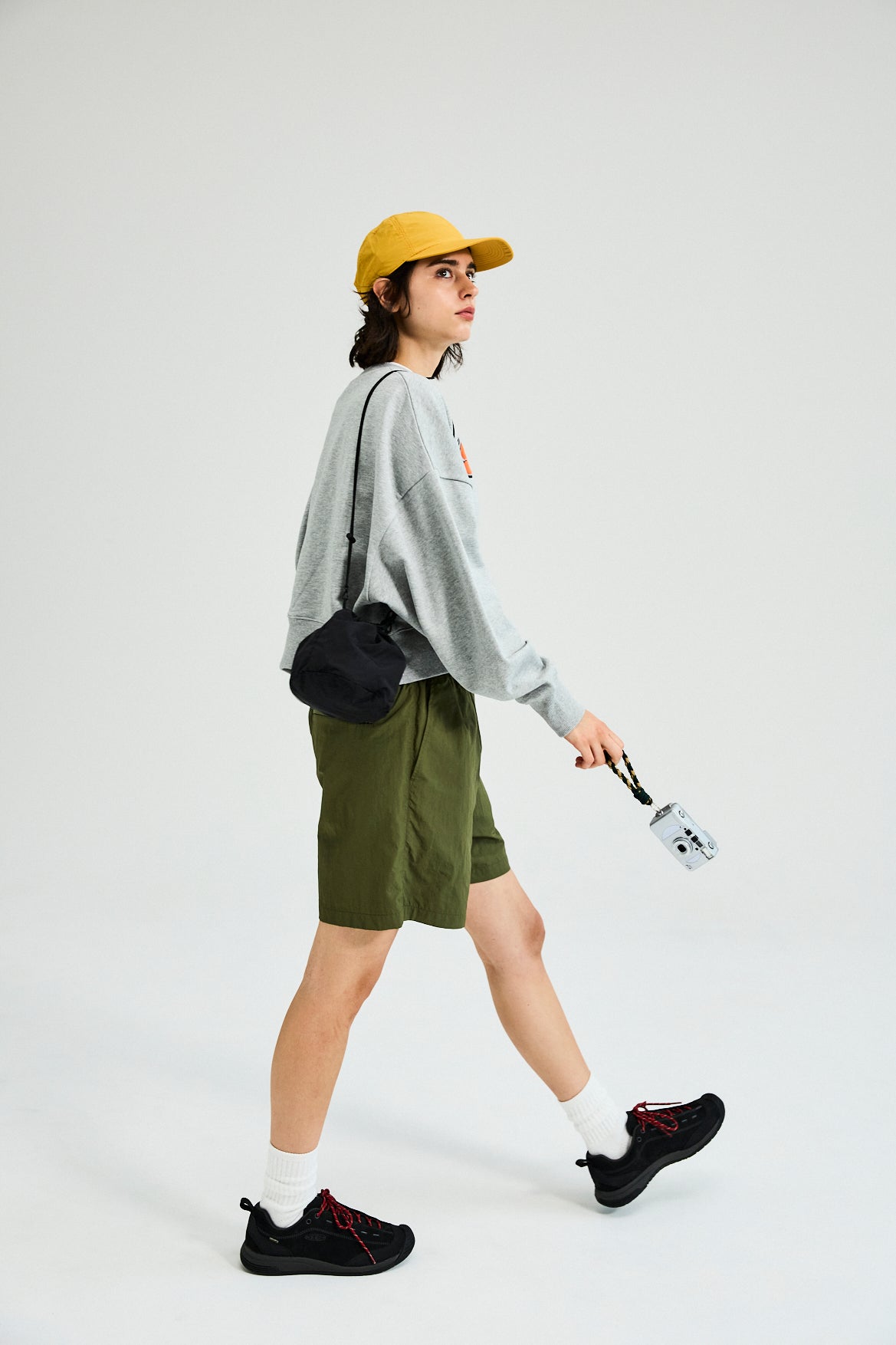 CROPPED WIDE SWEAT "Somehow"