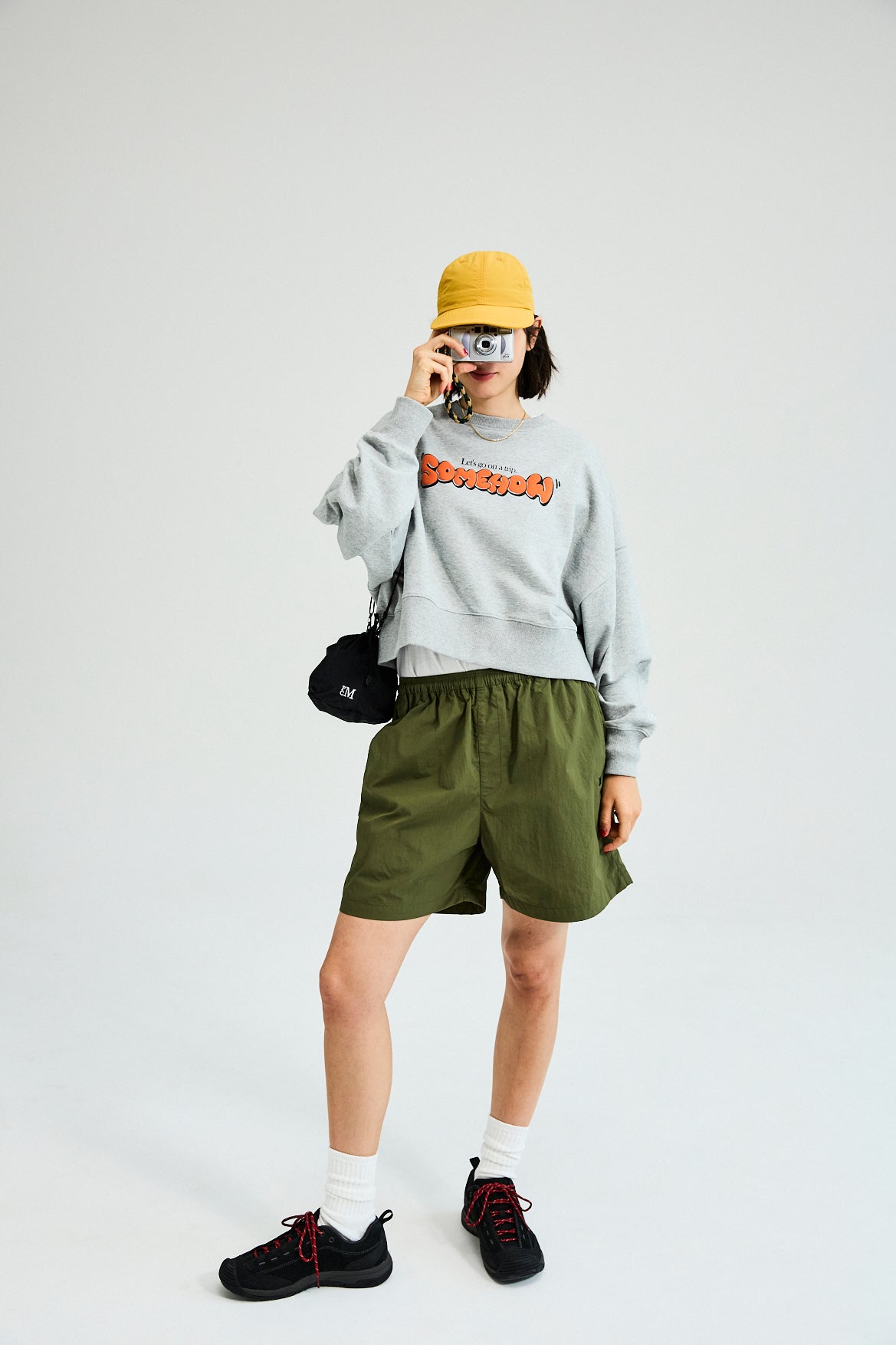 CROPPED WIDE SWEAT "Somehow"