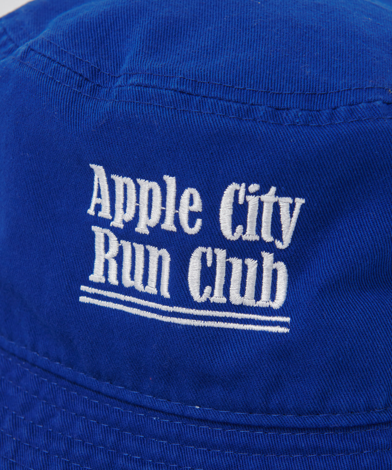 RUN CLUB BUCKET HAT